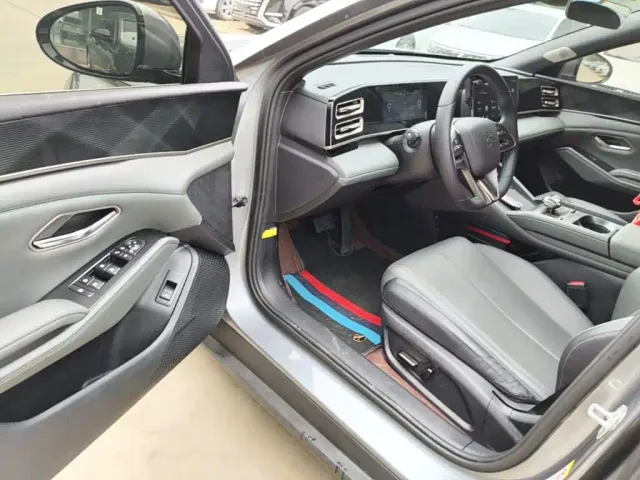 BYD Qin L — Фото автомобиля 15
