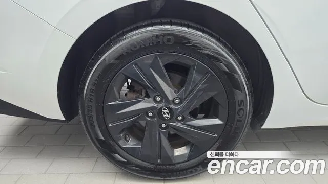 Hyundai Avante CN7 — Фото автомобиля 5
