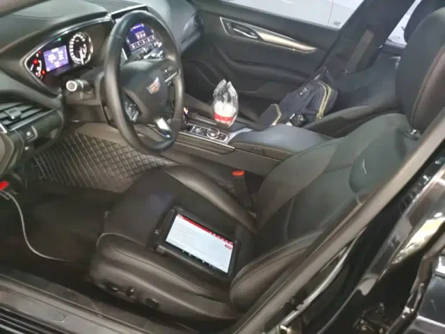 Cadillac CT5 — Фото автомобиля 10