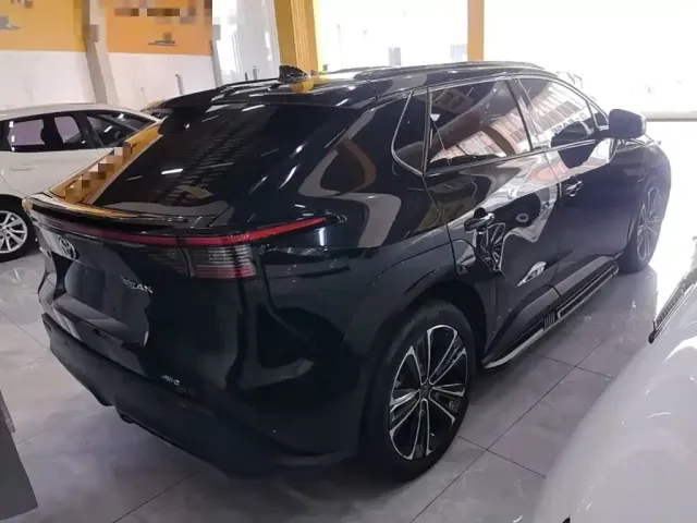 Toyota FAW Toyota bZ4X 2022 AWD High Performance Premium Edition — Фото автомобиля 6