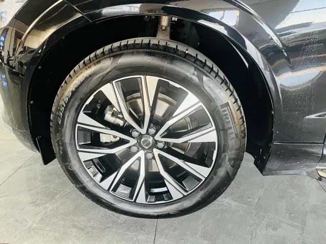 Volvo XC60 — Фото автомобиля 7
