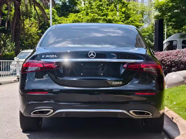 Mercedes-Benz E-Class — Фото автомобиля 6