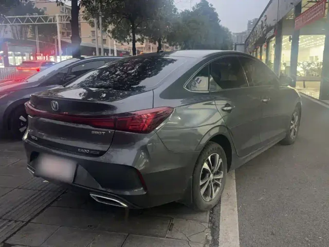 Changan Eado — Фото автомобиля 5