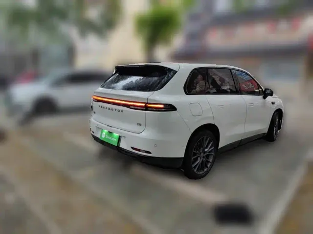 Leapmotor C10 — Фото автомобиля 6
