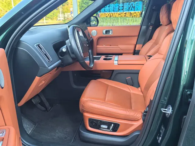 Li Auto Li L8 2023 Pro — Фото автомобиля 15