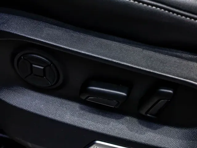 Volkswagen Touareg — Фото автомобиля 29