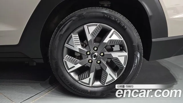 KGM Torres EVX — Фото автомобиля 6