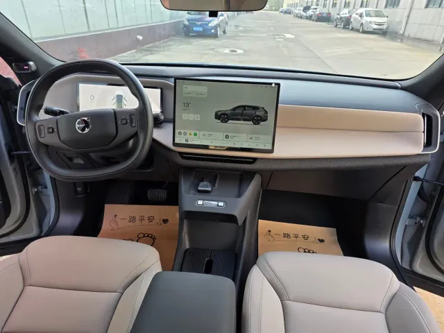 Volvo XC70 Plug-in Hybrid — Фото автомобиля 8