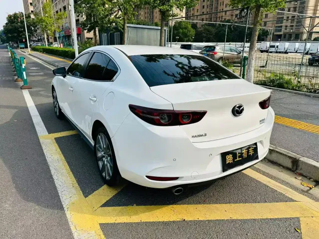 Mazda Axela — Фото автомобиля 6