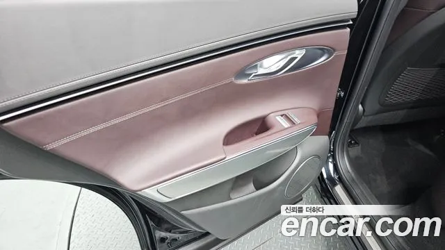 Genesis GV70 2.5T Бензин AWD — Фото автомобиля 25