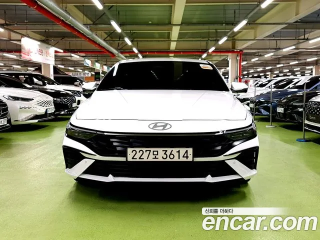 Hyundai Avante CN7 — Фото автомобиля 3