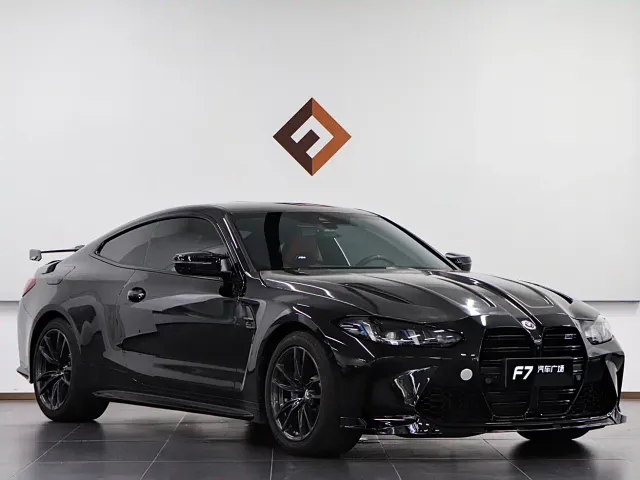 BMW M4 — Фото автомобиля 3