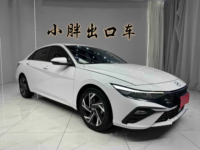 Hyundai Elantra — Фото автомобиля 3