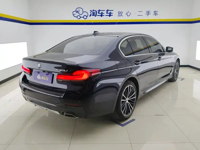 BMW 5 Series — Фото автомобиля 3