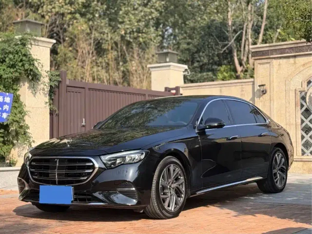 Фотография автомобиля — Mercedes-Benz E-Class