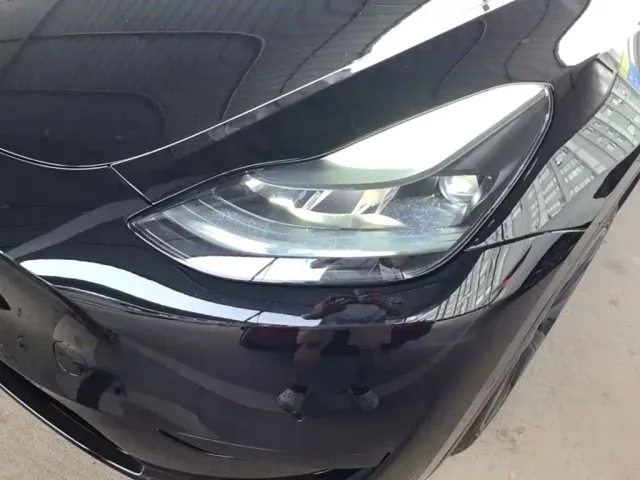 Tesla Model Y — Фото автомобиля 23