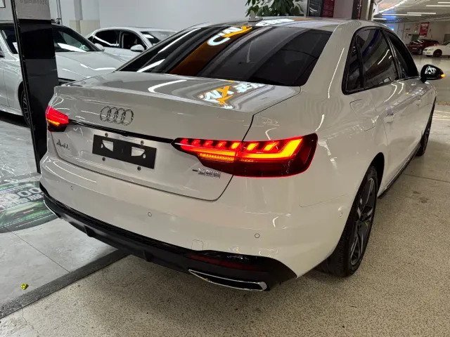 Audi A4L — Фото автомобиля 12