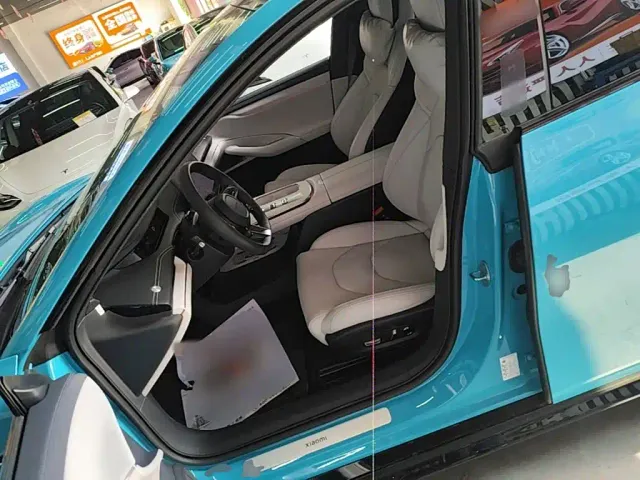 Xiaomi SU7 — Фото автомобиля 14