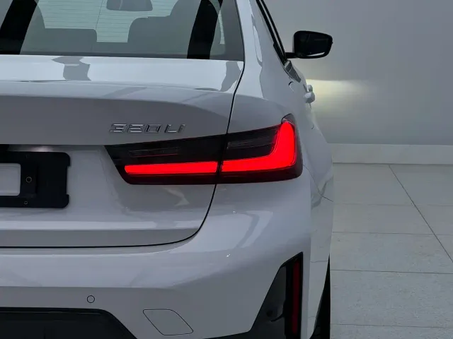 BMW 3 Series — Фото автомобиля 4