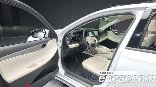 Hyundai Grandeur New — Фото автомобиля 15
