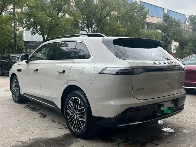 Exeed EX7 — Фото автомобиля 15