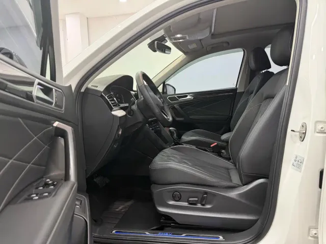 Volkswagen Tiguan L PHEV — Фото автомобиля 11