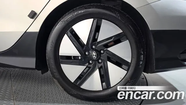 Hyundai Ioniq 6 — Фото автомобиля 6