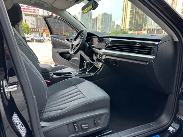 Volkswagen Passat — Фото автомобиля 13