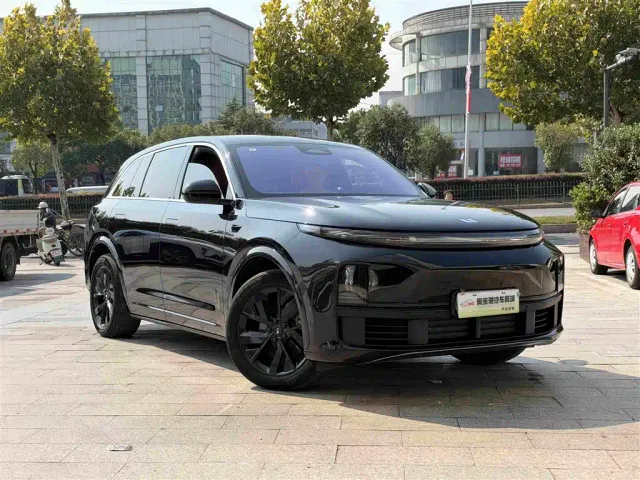 Li Auto L7 — Фото автомобиля 3