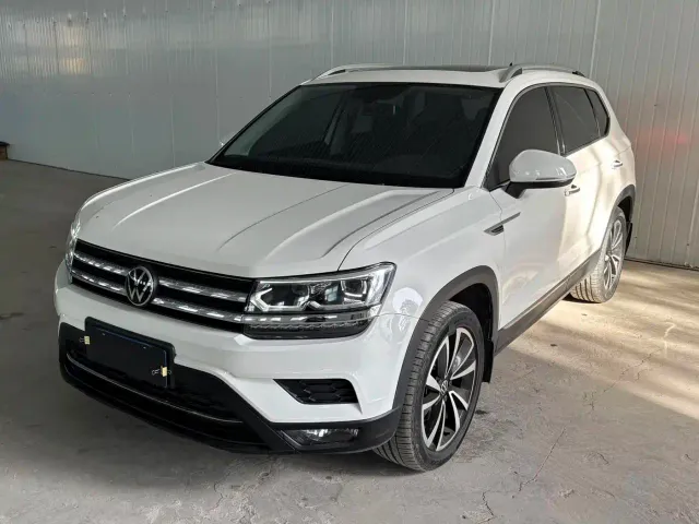 Фотография автомобиля — Volkswagen Tharu