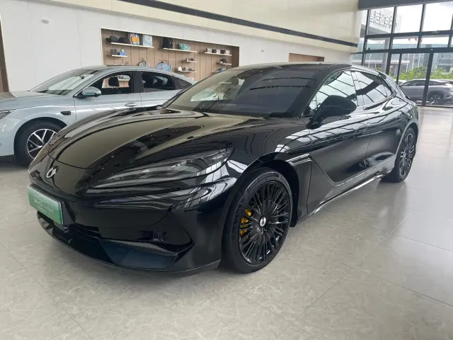 Denza Z9GT — Фото автомобиля 2