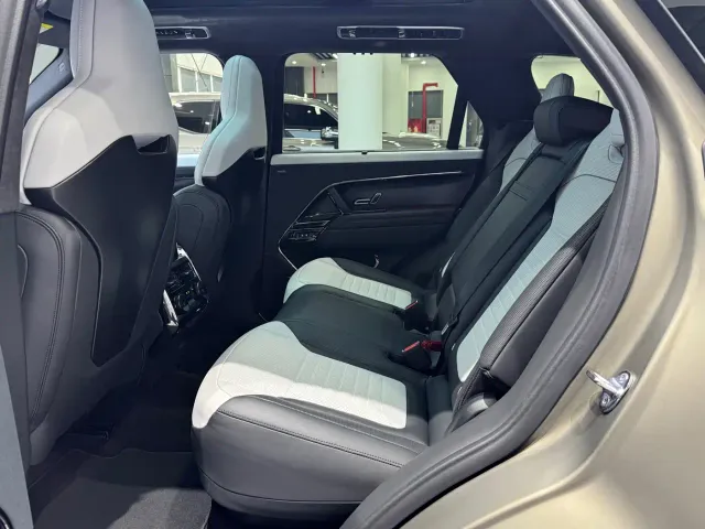 Land Rover Range Rover Sport — Фото автомобиля 14