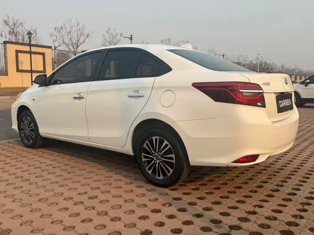 Toyota Vios — Фото автомобиля 5