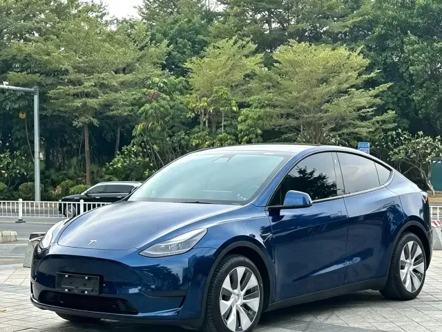Фотография автомобиля — Tesla Model Y
