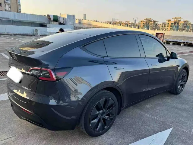 Tesla Model Y — Фото автомобиля 7