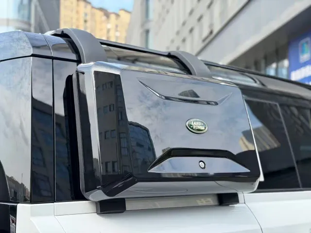 Land Rover Defender — Фото автомобиля 7