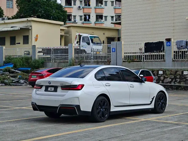 BMW i3 — Фото автомобиля 6