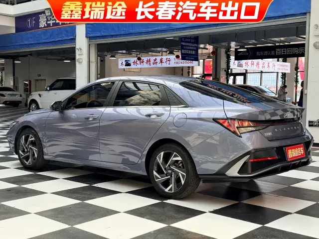 Hyundai Elantra — Фото автомобиля 4