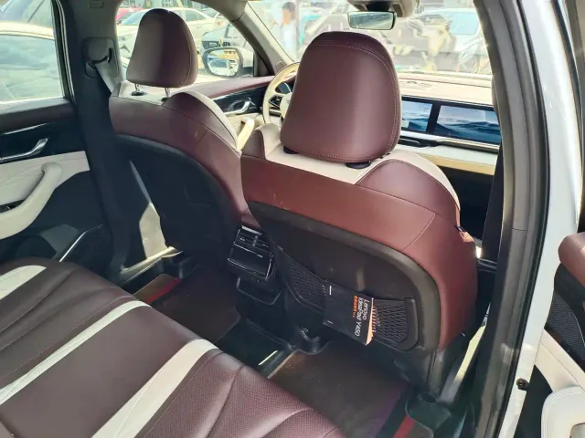 Geely Xingyue L — Фото автомобиля 8