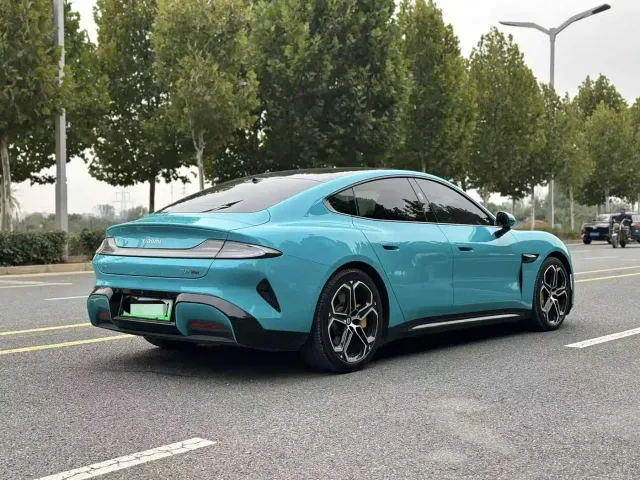 Xiaomi SU7 — Фото автомобиля 9
