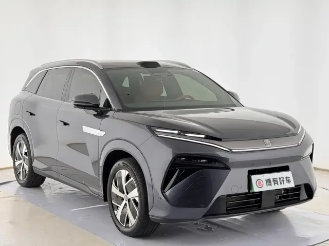 BYD Tang L — Фото автомобиля 3