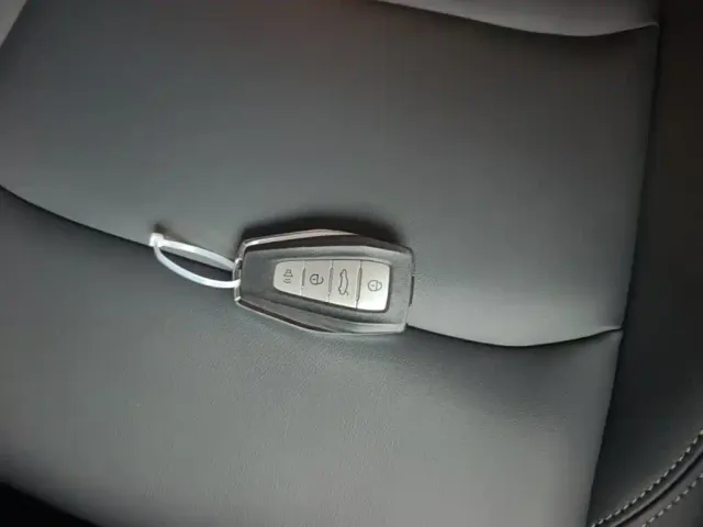 Geely Emgrand — Фото автомобиля 8