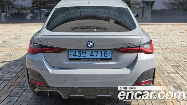 BMW i4 — Фото автомобиля 5