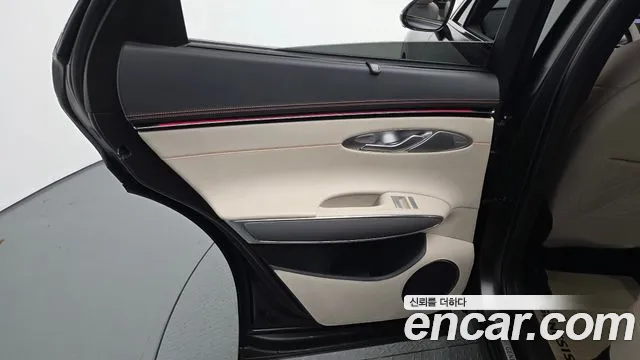 Genesis GV70 — Фото автомобиля 14