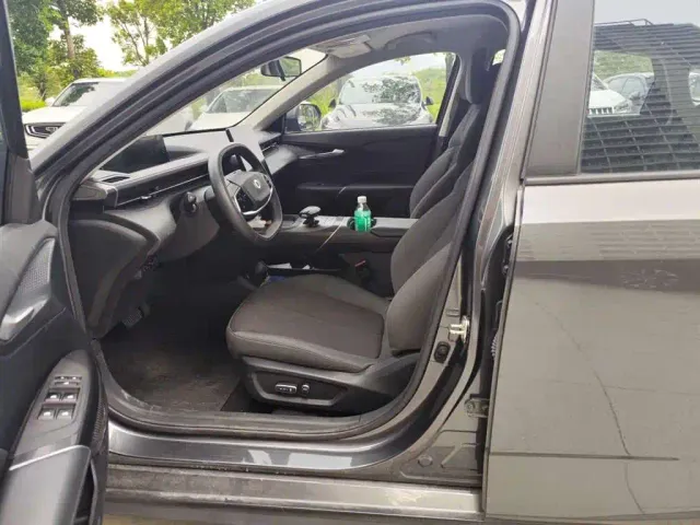 Changan Qiyuan A05 — Фото автомобиля 5