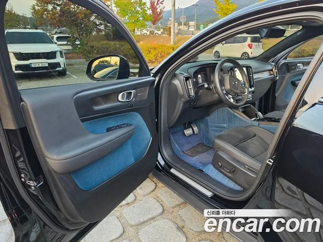 Volvo C40 Recharge — Фото автомобиля 11