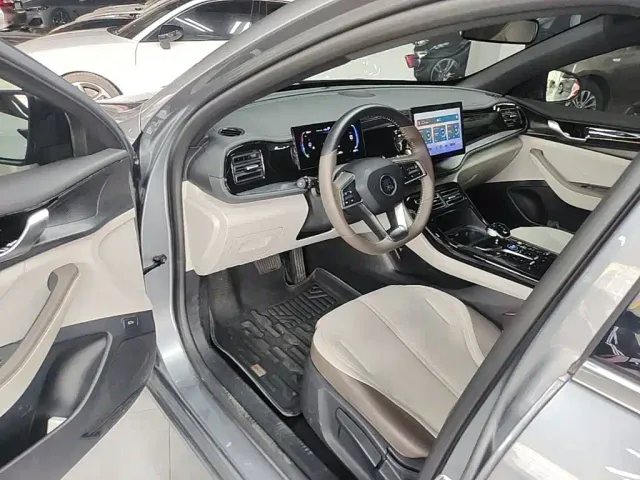 BYD Qin PLUS — Фото автомобиля 15