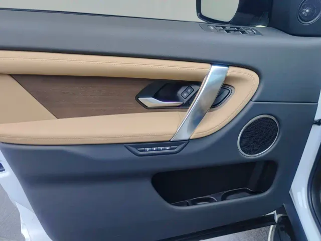 Land Rover Discovery Sport — Фото автомобиля 7