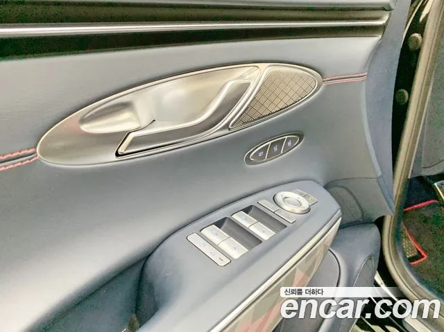 Genesis GV70 2.5T Бензин AWD — Фото автомобиля 16