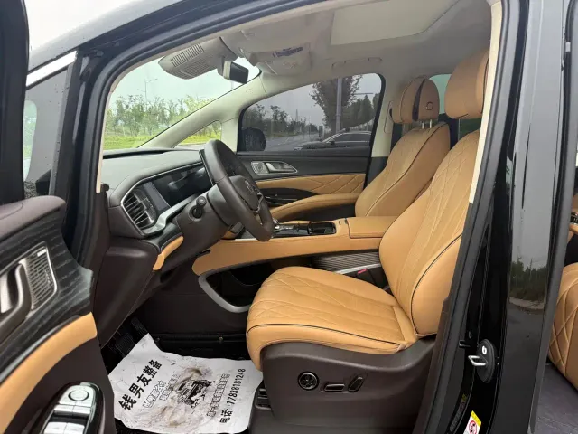 Denza Denza D9 2024 DM-i 980 AWD Flagship — Фото автомобиля 4